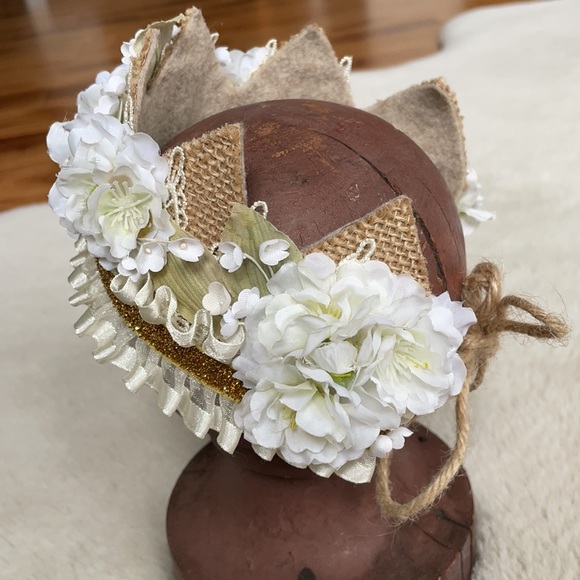 Vintage Rustic Floral Burlap Lace Tie Back Crown - Picture 8 of 17